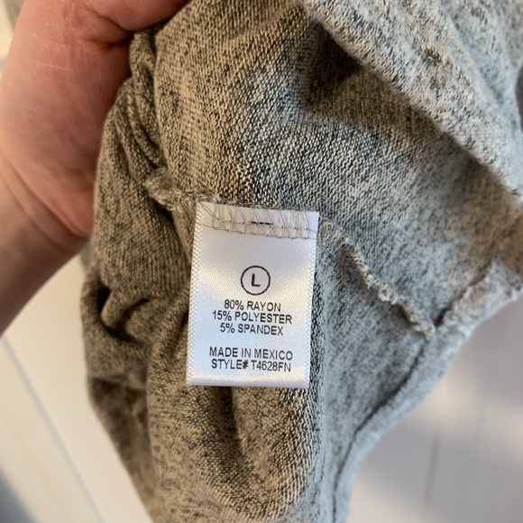 NWOT Soft & flattering Fashion Nova Shirt - Picture 5 of 7